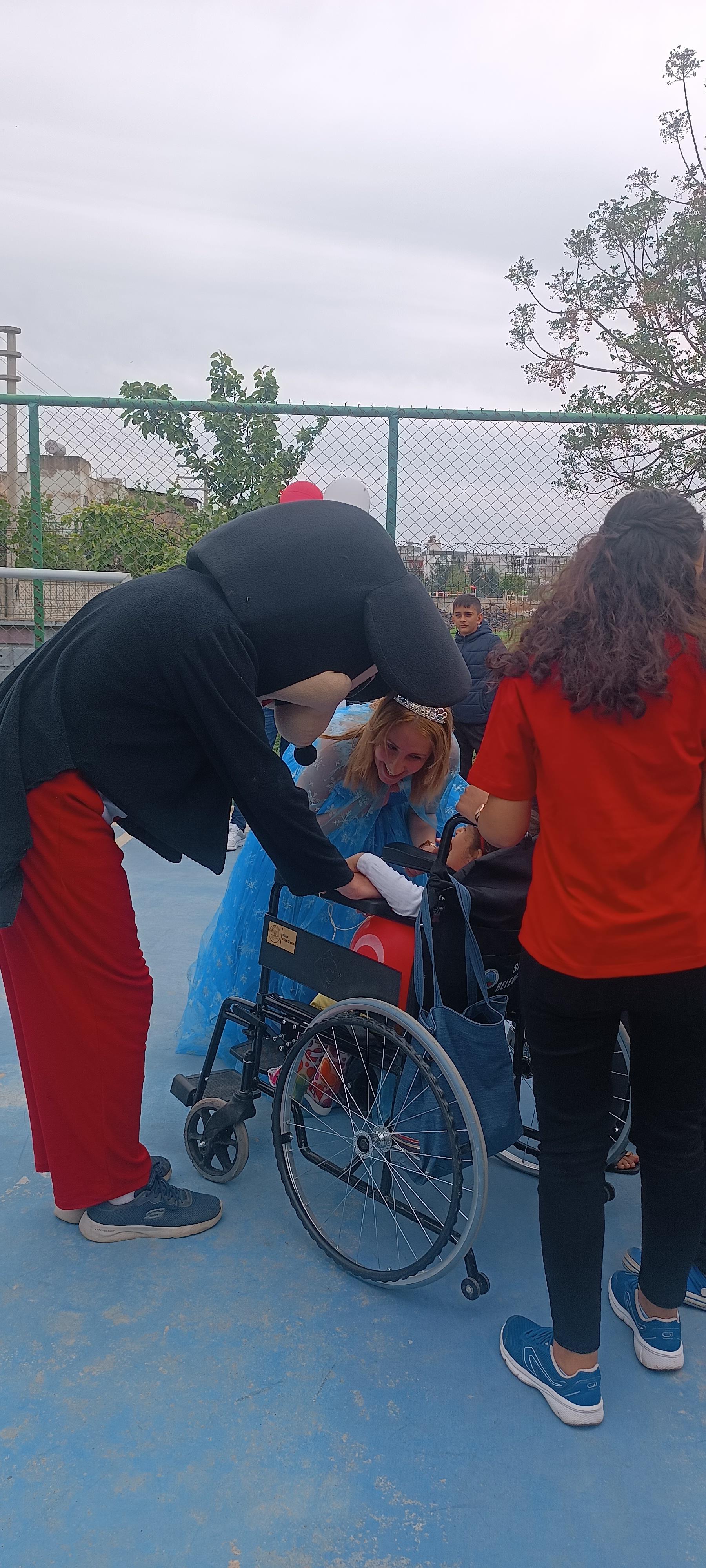 REKREASYON YÖNETİMİ BÖLÜMÜ ÖĞRENCİLERİNİN 23 NİSAN ETKİNLİĞİ